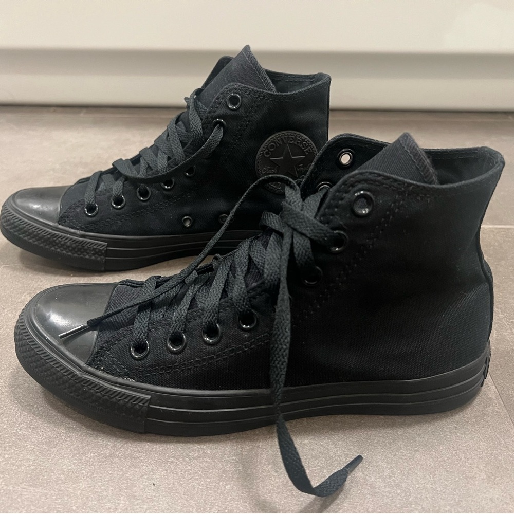 Converse Black in black all star chucks Hi-Top Sneakers size 8.5 w 6.5 men’s